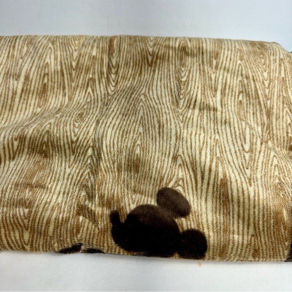 NWT. Disney Beach Towel. Fort Wilderness Resort And Campground towel. - Picture 3 of 7